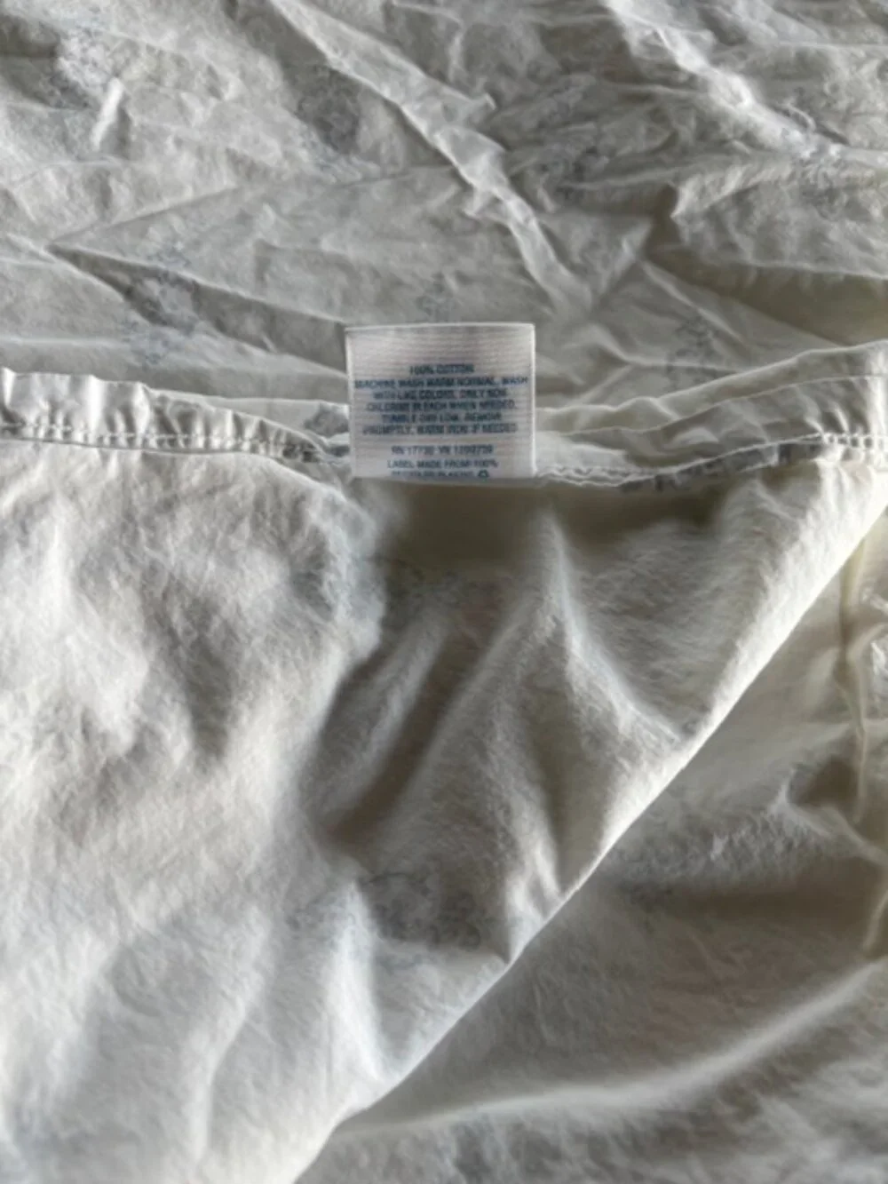 Rachel Ashwell Simply Shabby Chic Queen Flat Sheet Damask White W/ Gray Print
